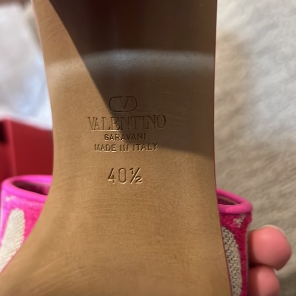 Brand new Valentino sandals - Picture 4 of 4